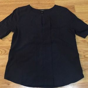 Ann Taylor navy short sleeve blouse with pleated detail